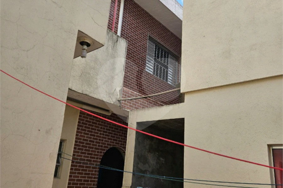Sobrado à venda com 9 quartos em Vila Sabrina, São Paulo, SP