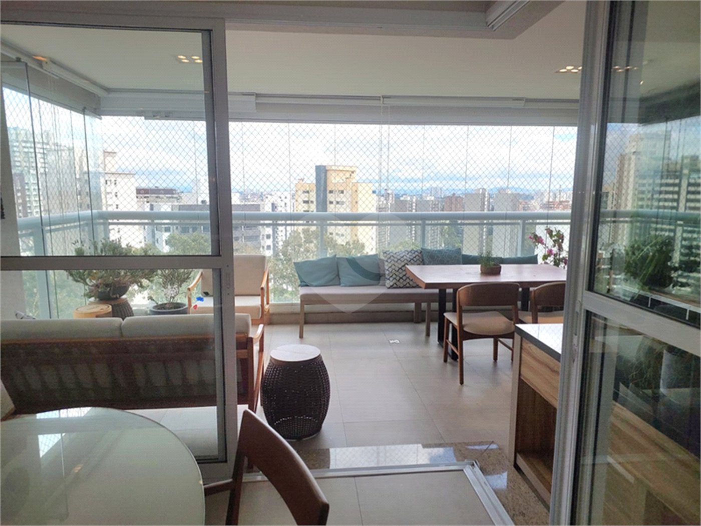 Apartamento à venda com 4 quartos, sendo 2 suítes, em Vila Suzana, São Paulo, SP