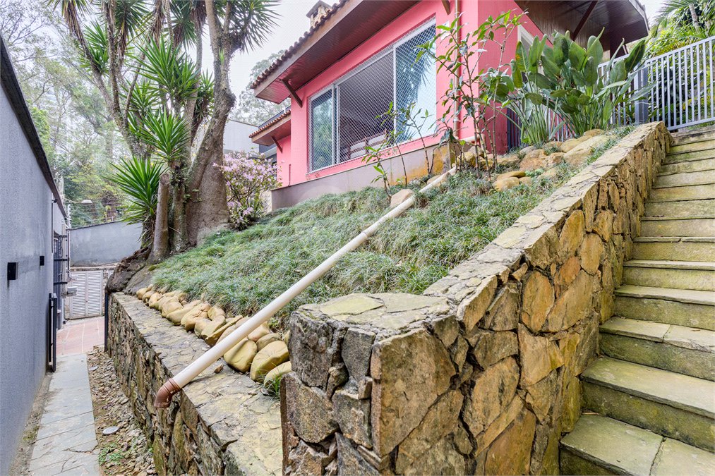 Casa à venda com 4 suítes em Jardim Marajoara, São Paulo, SP