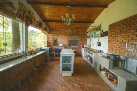 Sítio à venda com 7 quartos, sendo 6 suítes, em Jardim Santa Vitória (canguera), São Roque, SP