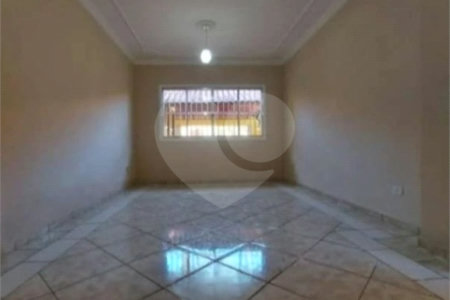 Sobrado à venda com 3 quartos, sendo 1 suíte, em Vila Piauí, São Paulo, SP