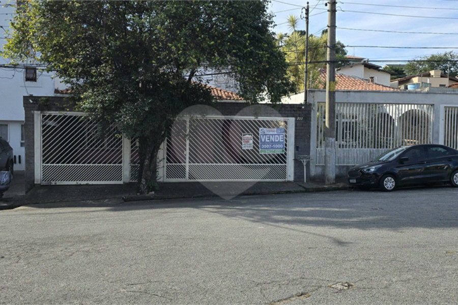 Casa à venda com 3 quartos, sendo 1 suíte, em Morumbi, São Paulo, SP