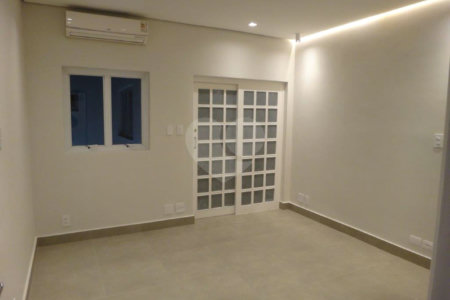 Casa à venda com 3 quartos, sendo 2 suítes,  em Mirandópolis, São Paulo, SP