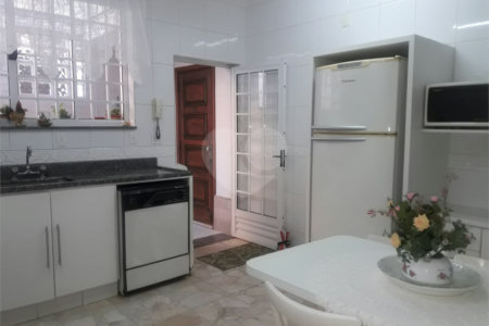 Sobrado à venda com 3 quartos, sendo 1 suíte,  em Vila Paulicéia, São Paulo, SP