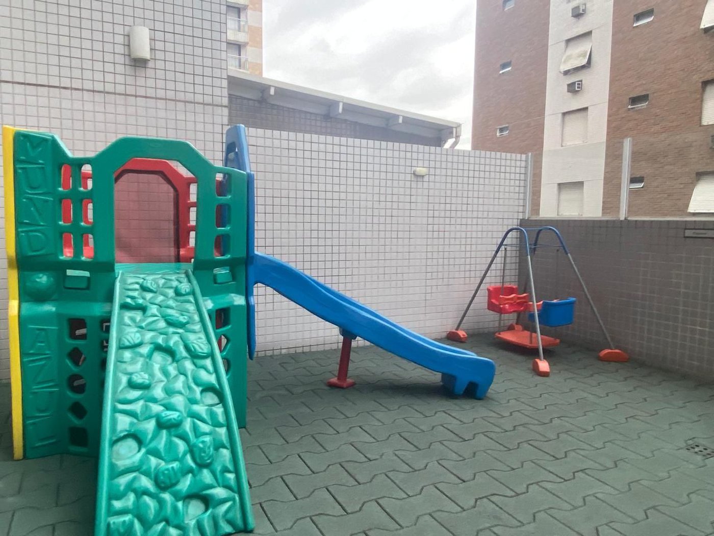 Apartamento com 2 dormitórios à venda, 89 m² por R$ 1.010.000,00 - Gonzaga - Santos/SP