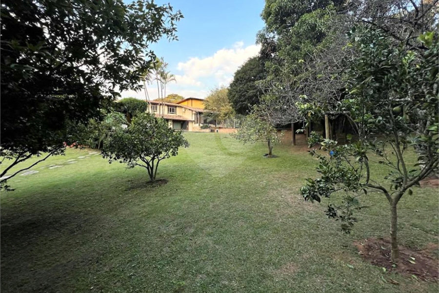 Casa à venda com 4 suítes no condomínio Jardim Mediterrâneo, Cotia - SP