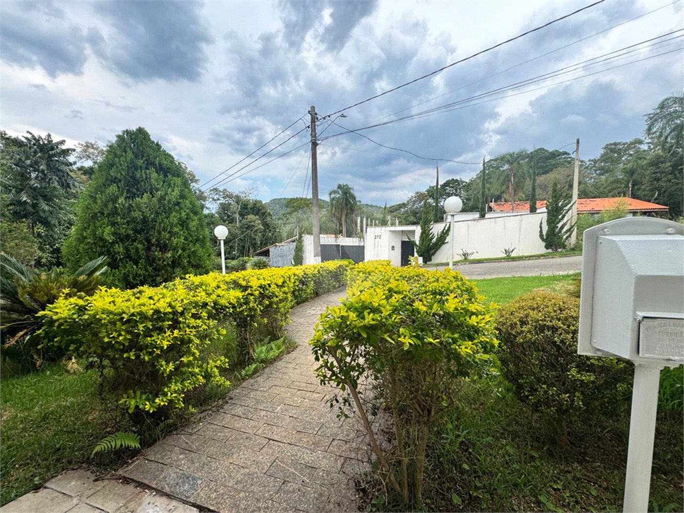 Casa à venda com 5 quartos, sendo 2 suítes, no condomínio Sausalito, Mairiporã - SP