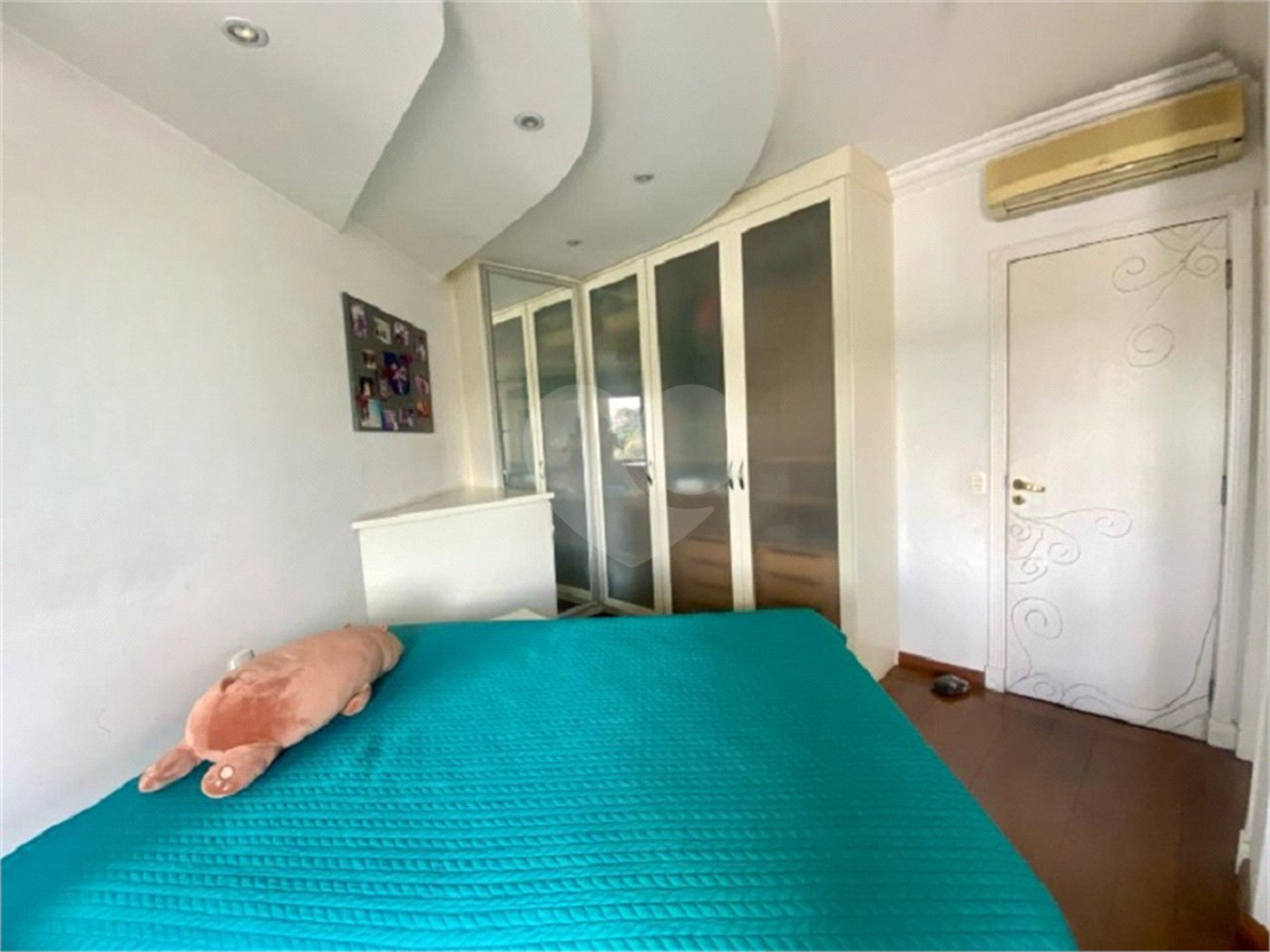 Casa à venda com 4 quartos, sendo 3 suítes, em Jardim Maia, Guarulhos, SP