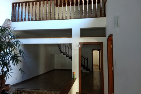 Sobrado à venda com 5 quartos, sendo 1 suíte, em Vila Esperia Ou Giglio, Atibaia, SP