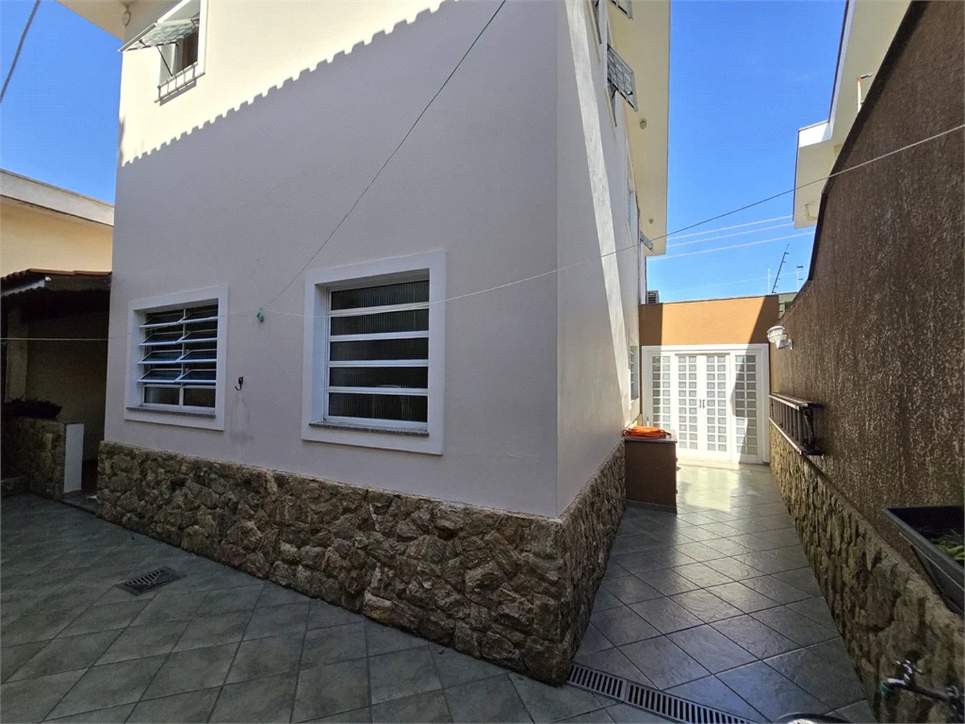 Sobrado à venda com 4 quartos, sendo 1 suíte,  em Vila Jaguara, São Paulo, SP