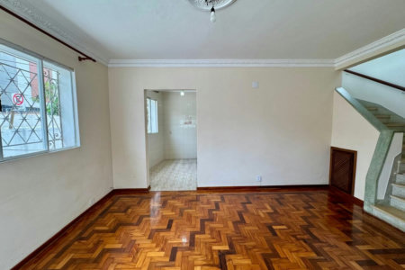 CASA AMPLA COM QUINTAL  150m² - 1.799.000,00 - Aparecida - Santos/SP