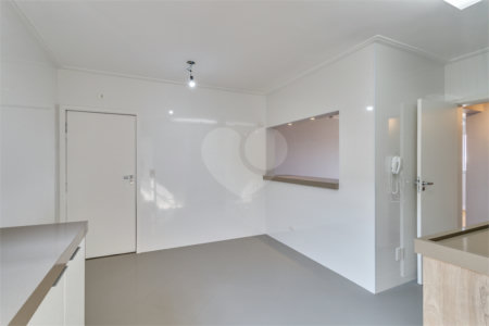 Apartamento à venda com 2 quartos, sendo 1 suíte,  em Santo Amaro, São Paulo, SP