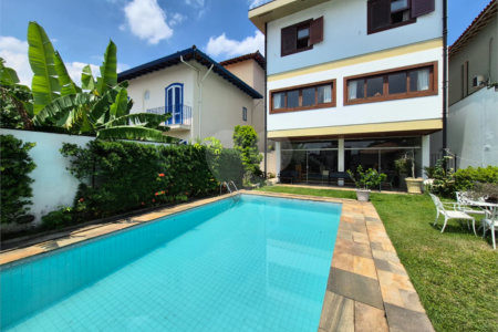 Casa de Vila à venda ou para alugar com 4 quartos, sendo 2 suítes,  em Jardim Leonor, São Paulo, SP