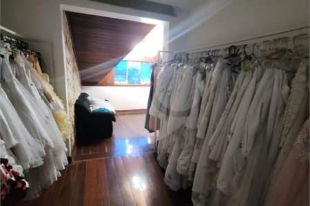 Casa à venda com 4 quartos, sendo 2 suítes,  em Vila Bela Flor, Mogi das Cruzes, SP