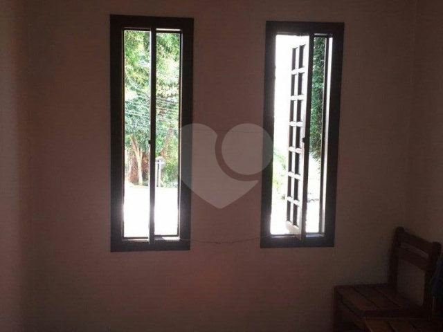 Casa à venda com 4 quartos, sendo 1 suíte,  em Jardim das Laranjeiras, São Paulo, SP