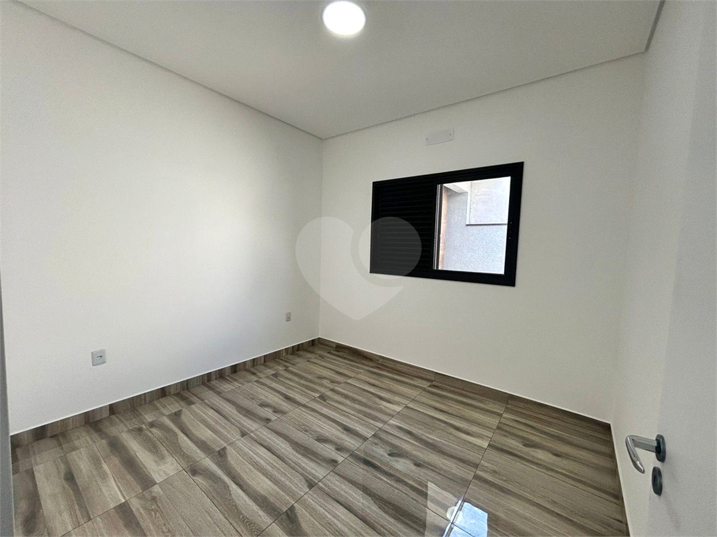 Casa à venda com 3 quartos, sendo 1 suíte, no condomínio Villagio Wanel, Sorocaba - SP