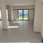 Casa à venda com 3 suítes no condomínio Santa Isabel I, Louveira - SP