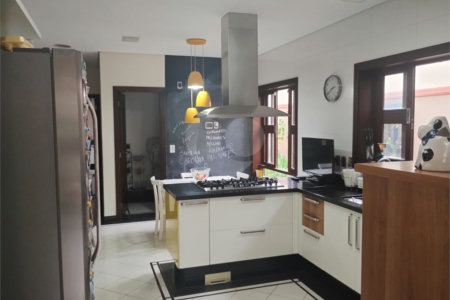 Casa à venda com 5 quartos, sendo 4 suítes, no condomínio Santa Teresa, Jundiaí - SP