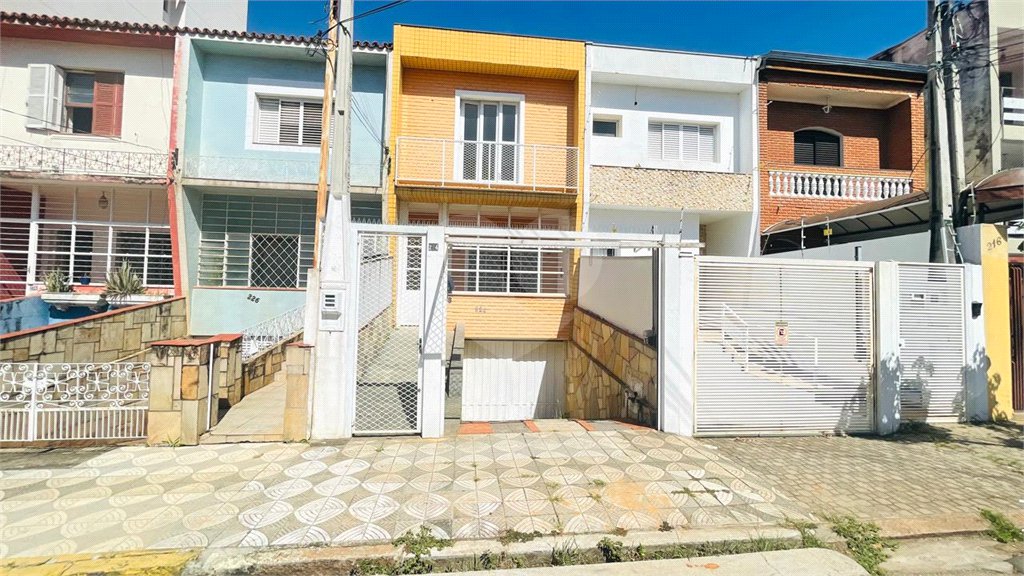 Casa à venda com 3 quartos, sendo 1 suíte, em Vila Carvalho, Sorocaba, SP