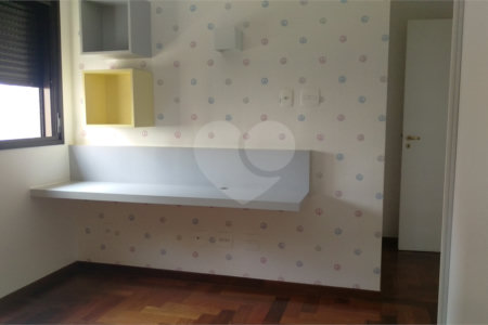 Apartamento à venda com 4 suítes em Vila Suzana, São Paulo, SP