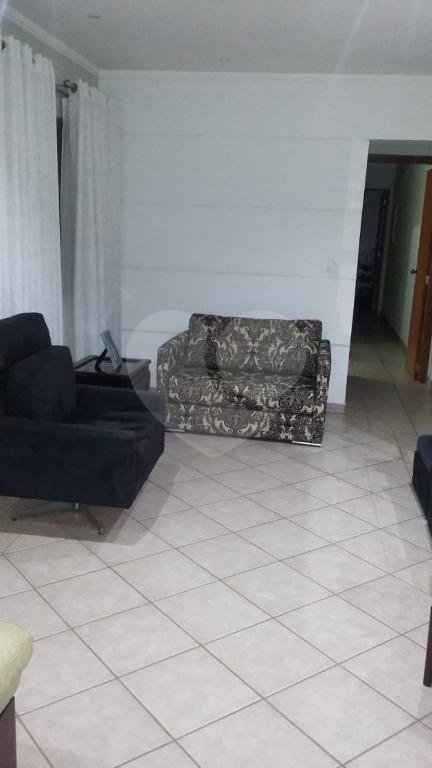 Sobrado à venda com 3 suítes em Chora Menino, São Paulo, SP