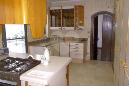 Sobrado à venda com 4 quartos, sendo 2 suítes, em Jardim Leonor, São Paulo, SP