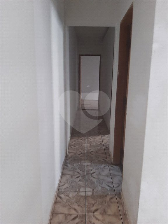 Casa térrea com 2 dormitórios.