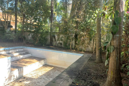 Casa à venda com 3 quartos, sendo 2 suítes,  em Morumbi, São Paulo, SP