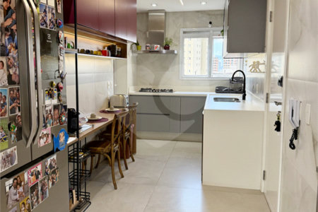 Apartamento à venda com 3 suítes em Vila Romana, São Paulo, SP