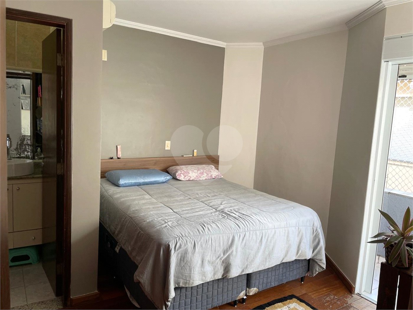 Casa à venda com 3 quartos, sendo 1 suíte, no condomínio Residencial Via Veneto, São Paulo - SP