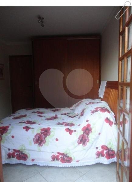 Casa à venda com 3 quartos, sendo 1 suíte,  em Parque Monte Alegre, Taboão da Serra, SP