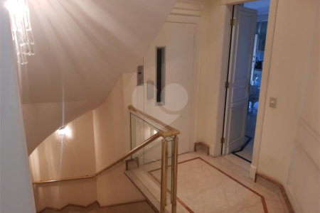 Casa à venda com 5 suítes em Jardim Leonor, São Paulo, SP