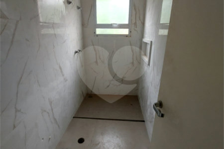 Sobrado à venda com 3 quartos, sendo 1 suíte, em Vila Omízollo, Louveira, SP
