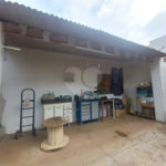 Sobrado para venda.