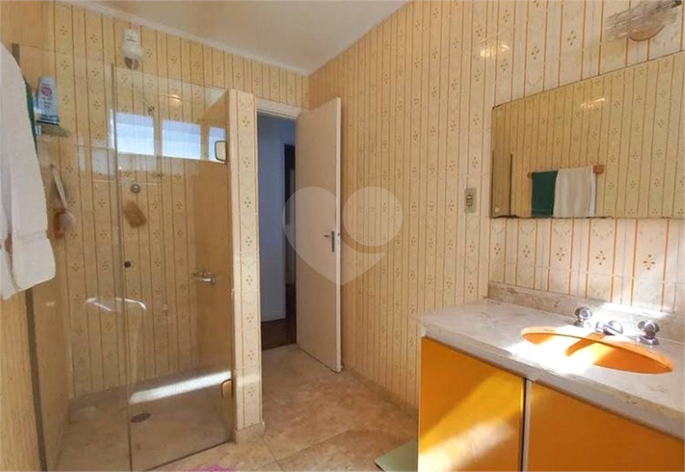 Sobrado à venda 241m² na Vila Mariana 04 dormitórios, 01 suíte e 03 vagas.