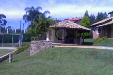 Casa à venda com 2 quartos, sendo 1 suíte, no condomínio Novo Horizonte, Piracaia - SP