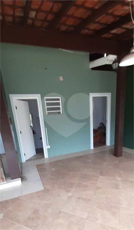 Casa à venda com 5 quartos, sendo 1 suíte, no Centro, Bom Jesus dos Perdões, SP