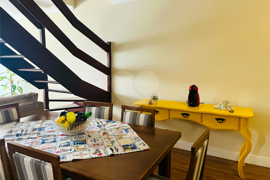 Casa à venda com 3 quartos, sendo 2 suítes, no condomínio Res Green Villagge, São Paulo - SP