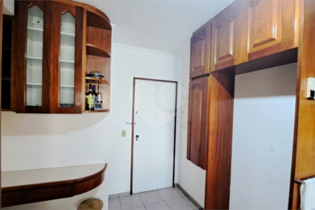 Apartamento à venda com 3 quartos, sendo 1 suíte, em Vila Mariana, São Paulo, SP