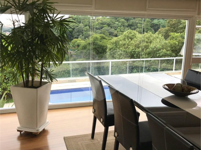 Casa à venda com 4 quartos, sendo 8 suítes,  no condomínio Residencial Jd. Ibiratiba, São Paulo - SP