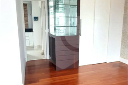 Apartamento à venda com 4 quartos, sendo 3 suítes, em Cambuci, São Paulo, SP