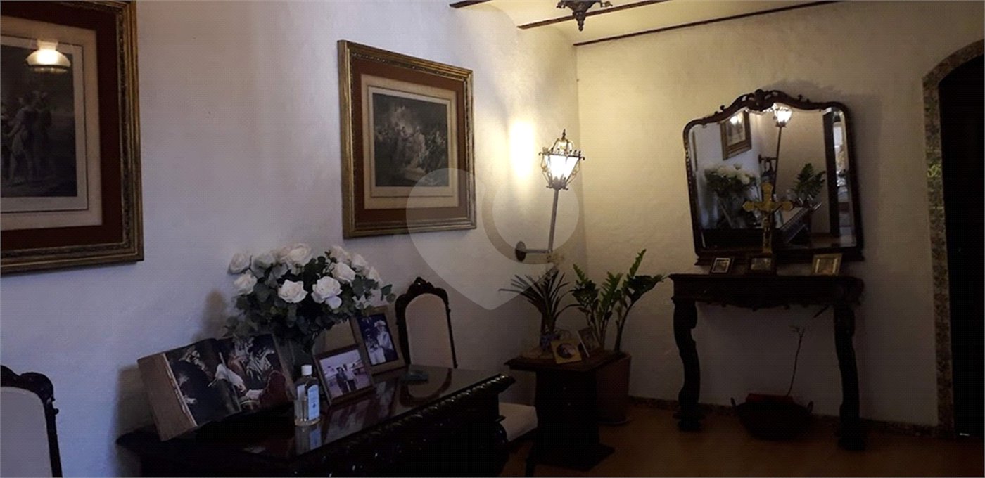 Sobrado à venda com 4 quartos, sendo 2 suítes, em Vila Madalena, São Paulo, SP
