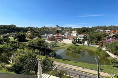 Casa à venda com 6 quartos, sendo 4 suítes,  no condomínio Estância Marambaia, Vinhedo - SP