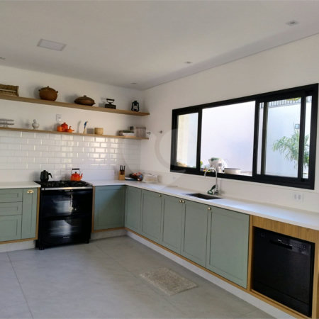 Casa à venda ou para alugar com 4 suítes no condomínio Itaporã, Atibaia - SP