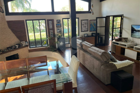 Casa Térrea à venda com 4 quartos, sendo 2 suítes, em Jardim Paulista, Atibaia, SP