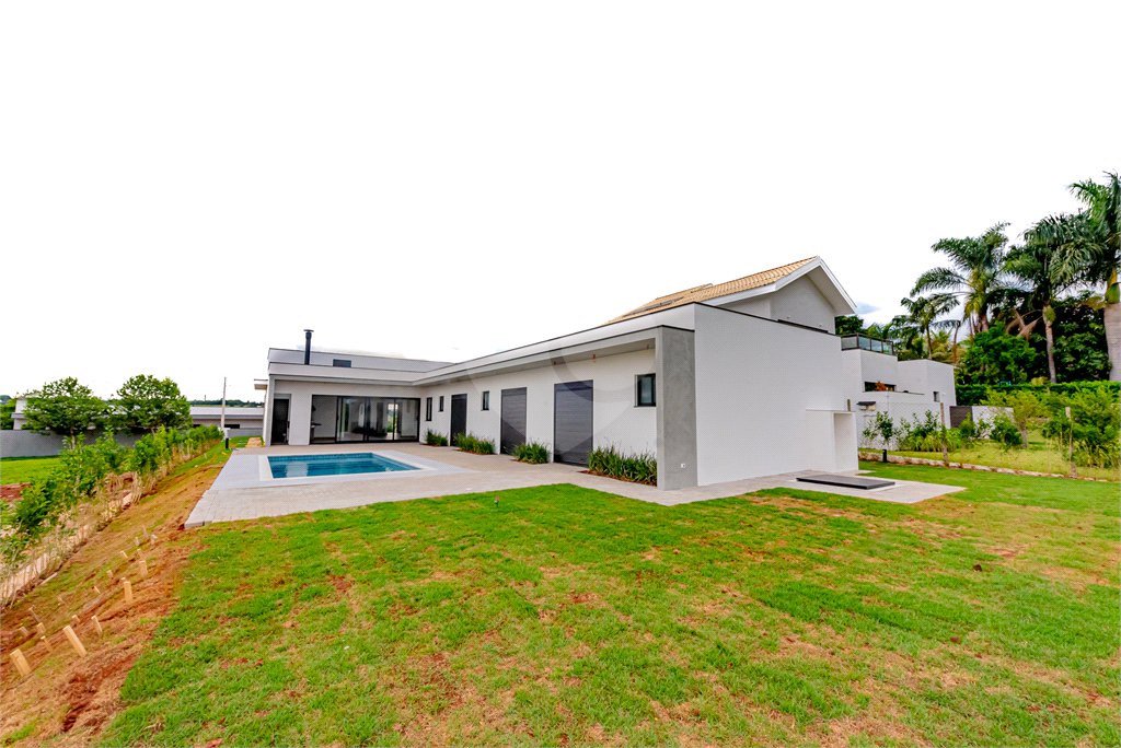 Casa à venda com 3 suítes no condomínio Village Saint Charbel, Araçoiaba da Serra - SP