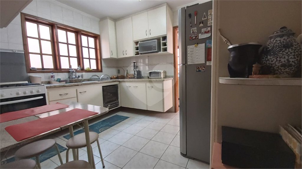 Sobrado à venda com 7 quartos, sendo 2 suítes, em Jardim Marajoara, São Paulo, SP