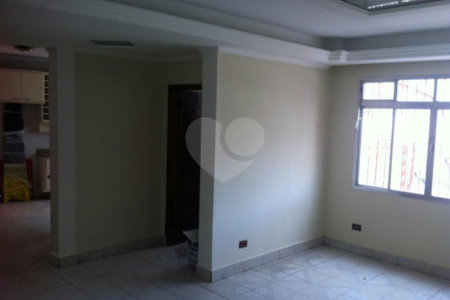 Sobrado à venda com 3 quartos, sendo 1 suíte, em Chora Menino, São Paulo, SP