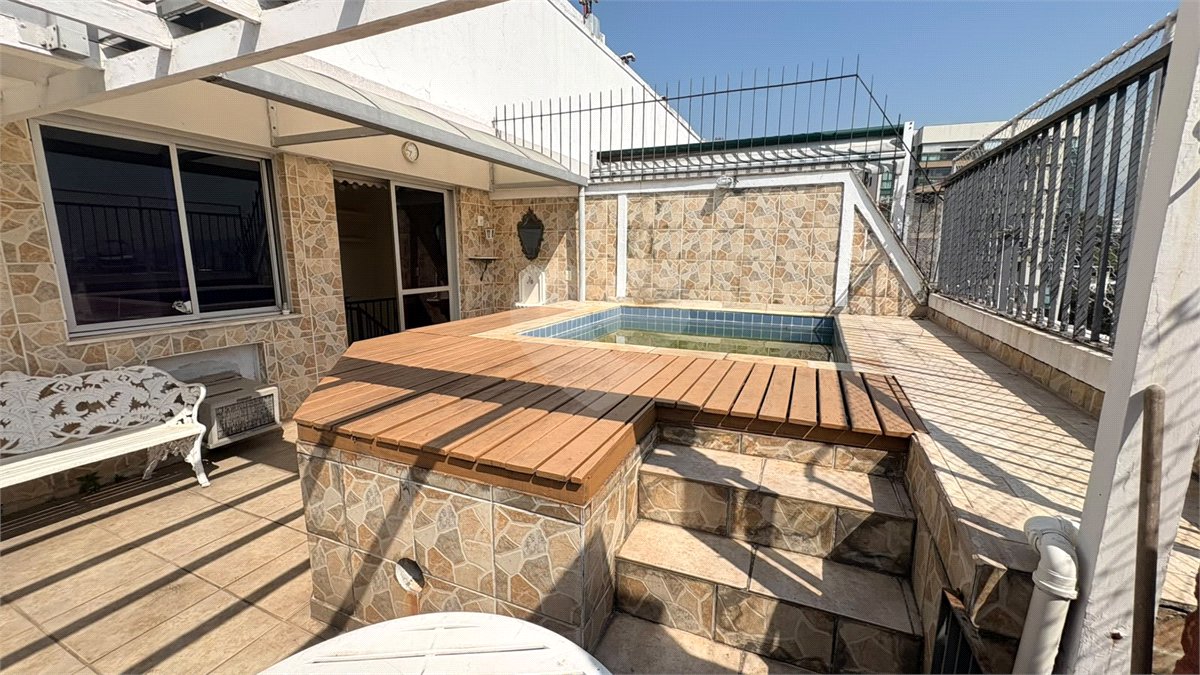 Cobertura à venda com 3 quartos, sendo 1 suíte, em Rio Comprido, Rio de Janeiro, RJ