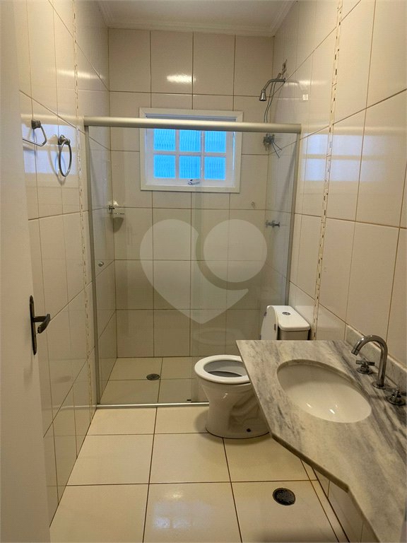 Casa à venda com 4 quartos, sendo 1 suíte,  no condomínio Jardim das Acácias, Cotia - SP